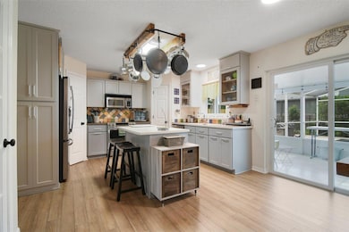 Eat-in Kitchen.