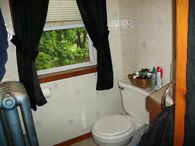 624 Charles St, Fall River, MA 02724 - photo 4