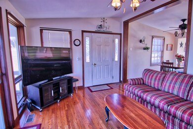 126 Arcadia Blvd, Springfield, MA 01118 - photo 5
