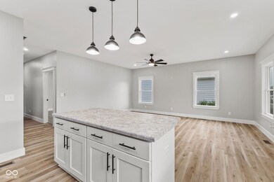 42 N Hinman St, Columbus, IN 47201 - photo 6