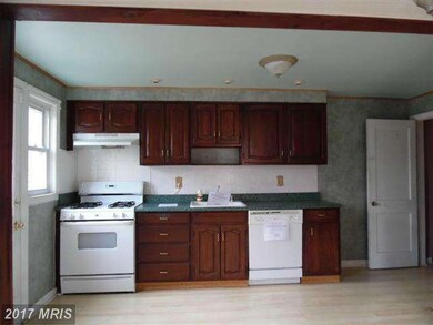 3655 Greenvale Rd, Baltimore, MD 21229 - photo 7