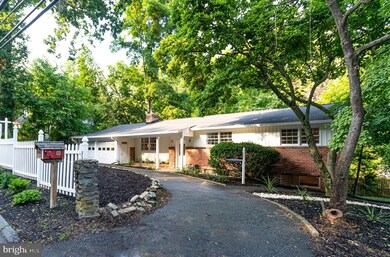 6509 Persimmon Tree Rd, Cabin John, MD 20818 - photo 2