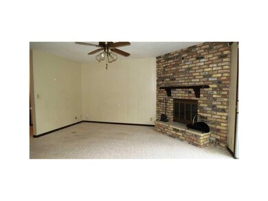 Living Room. PLENTY OF ROOM FOR SEATING TO THOSE E