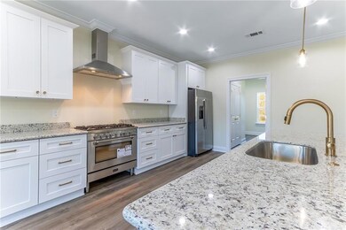 Gourmet kitchen granite counters