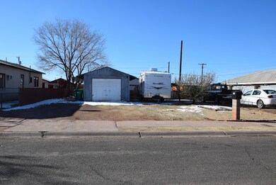 513 E Oak St, Winslow, AZ 86047 - photo 2