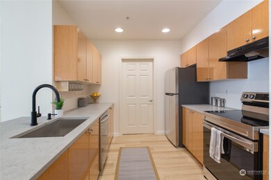18 Dravus St unit 210, Seattle, WA 98109 - photo 5