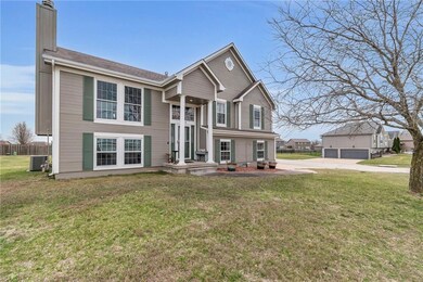 2181 E Sierra Dr, Raymore, MO 64083 - photo 3