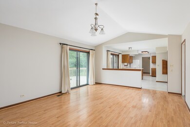 237 Cortez Ct, Naperville, IL 60563 - photo 2