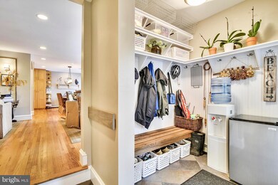 7121 Harrison Ln, Alexandria, VA 22306 - photo 6