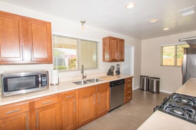 05 Kitchen