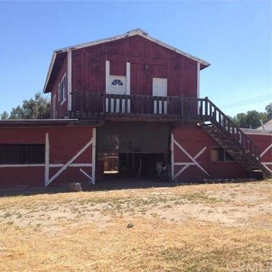 Picturesque 3-stall breezeway barn has giant bonus
