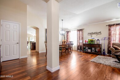 14 - Colonial 3051
