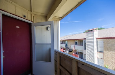 919 S Weatherred Dr unit 212C, Richardson, TX 75080 - photo 3