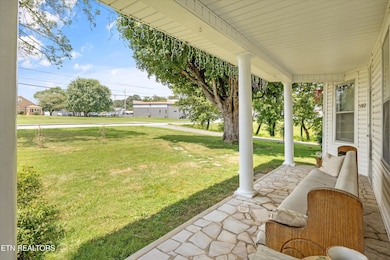 502 Main St, New Tazewell, TN 37825 - photo 4