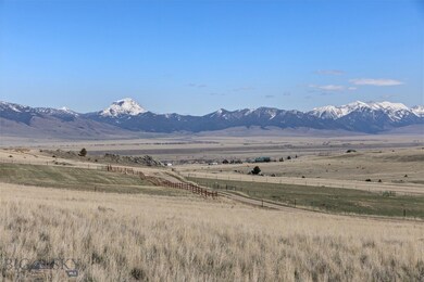 pano mountain view of Madison Range