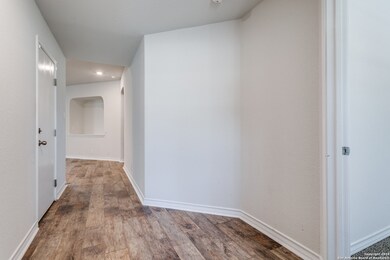 22206 Reading Green Blvd, San Antonio, TX 78261 - photo 6