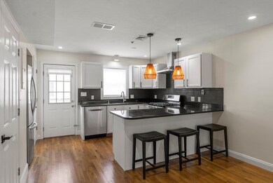 124 W Seventh St unit a, Boston, MA 02127 - photo 2