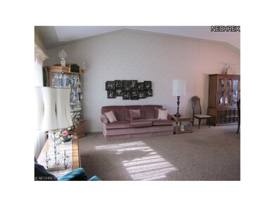 Huge bright and neutral living room