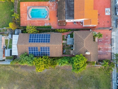 2029 NW 5th St, Miami, FL 33125 - photo 2