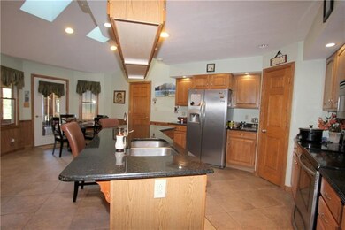 You will love this kitchen with stainless steel ap