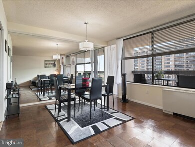 Skyline Plaza unit 2002S, Falls Church, VA 22041 - photo 7