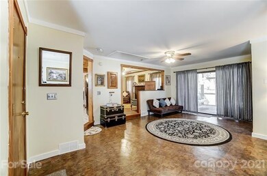 8533 Pine Cir, Charlotte, NC 28215 - photo 7