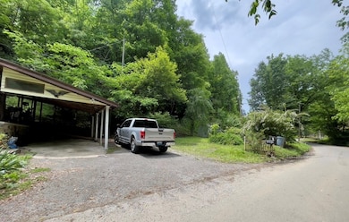 67 Kidd Fork Rd, Honaker, KY 41603 - photo 2