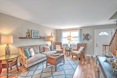 08-LIVING ROOM