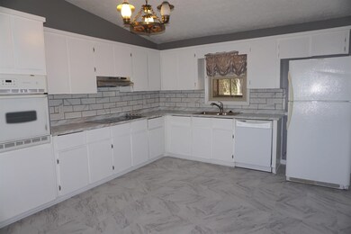 6969 Barcelona Blvd, Macon, GA 31216 - photo 2