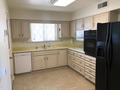 10347 W Mission Ln, Sun City, AZ 85351 - photo 6