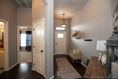 Beautiful entry with transom