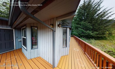 1304 Edgecumbe Drive-Front door view