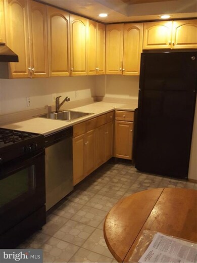 2311 Olson St unit 302, Temple Hills, MD 20748 - photo 5