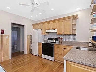 70 Wren St unit 1, West Roxbury, MA 02132 - photo 5