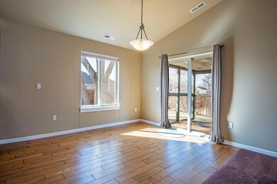 1883 NW Quince Tree Pl Redmond-large-007