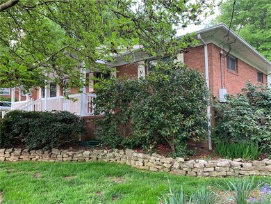 2113 Lamar Dr, Asheboro, NC 27203 - photo 3