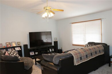 5230 Navajo Ct, Columbus, IN 47203 - photo 6