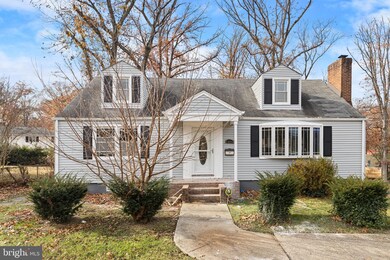 5404 Whitfield Chapel Rd, Lanham, MD 20706 - photo 2