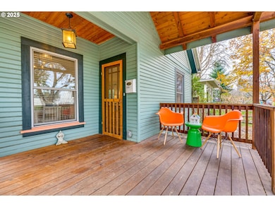 1566 SE Sherrett St unit A, Portland, OR 97202 - photo 3