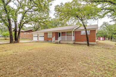 1046 Reese Ln, Azle, TX 76020 - photo 2