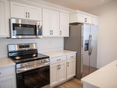 6728 Meadow View Dr S, Fargo, ND 58104 - photo 3