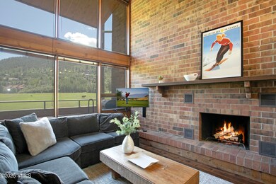 54 Colombine Cir B14-012