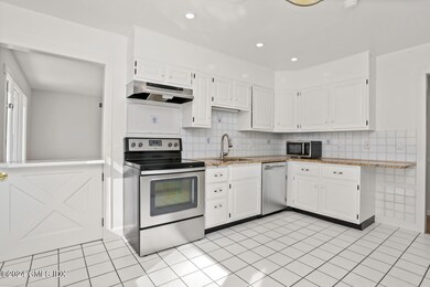 22 Windsor Ln, Cos Cob, CT 06807 - photo 3