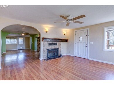 445 W Main St, Sheridan, OR 97378 - photo 4