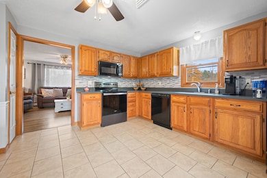 359 Baldwin Ave, Meriden, CT 06450 - photo 3