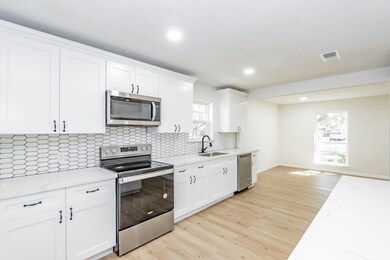 611 Briarwilde Ct, Alvin, TX 77511 - photo 7