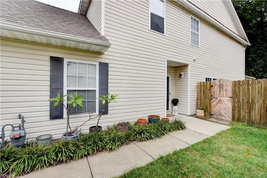 320 Garcia Dr unit B, Virginia Beach, VA 23454 - photo 2