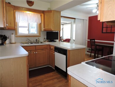 3901 Maxwell Rd, Toledo, OH 43613 - photo 4