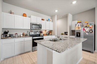 3133 Strawberry Farm Ln, Fort Worth, TX 76140 - photo 2