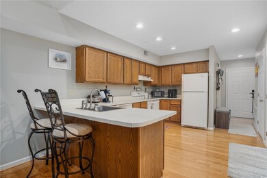 3524 W Shore Rd unit 505, Warwick, RI 02886 - photo 6